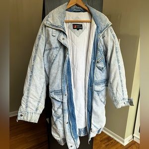 Andy Johns 1990s Denim Jacket. Acid Washed Oversized Lined Vintage Puffer Coat.